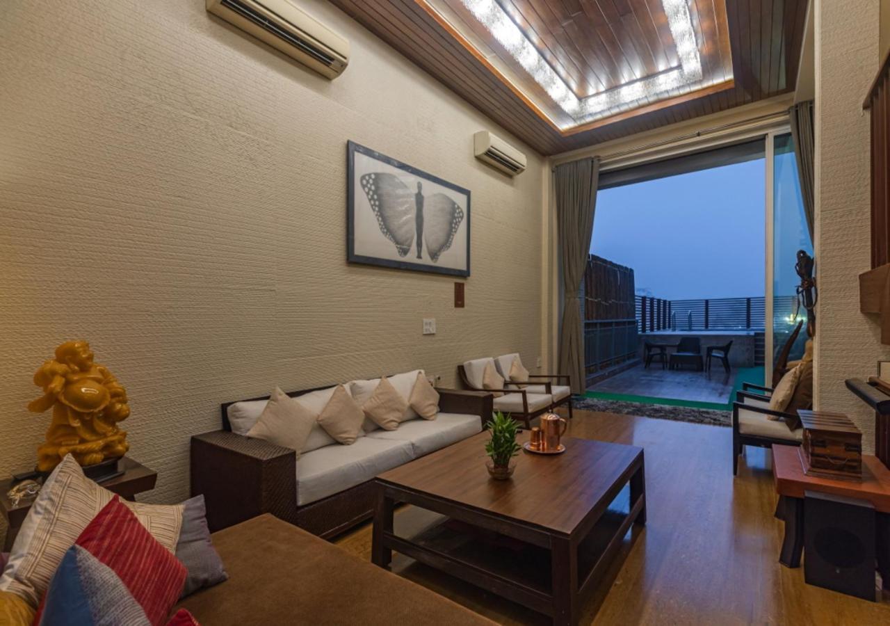 Saffronstays Urja, Lonavala - Private Villa With 2 Pools, Spa Room, Private Elevator & Waterfall Dış mekan fotoğraf