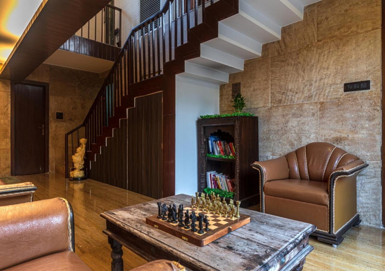 Saffronstays Urja, Lonavala - Private Villa With 2 Pools, Spa Room, Private Elevator & Waterfall Dış mekan fotoğraf