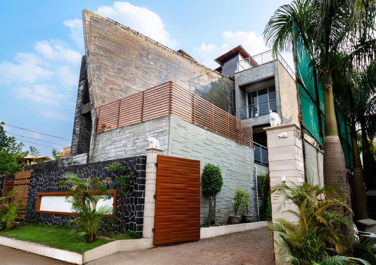 Saffronstays Urja, Lonavala - Private Villa With 2 Pools, Spa Room, Private Elevator & Waterfall Dış mekan fotoğraf